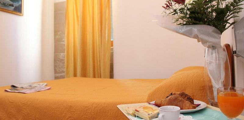 Hotel Punta San Francesco Vieste Bagian luar foto