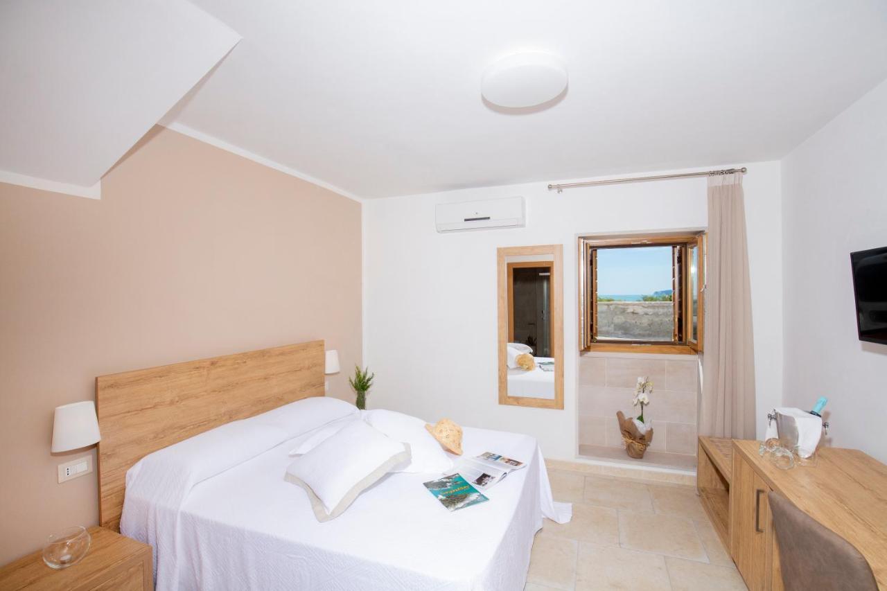 Hotel Punta San Francesco Vieste Bagian luar foto